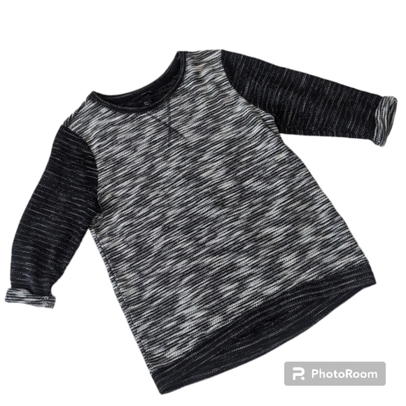 H&M Sweaters - H&M Black & White Heathered 3/4 Sleeve Knit Sweater. Women's Small